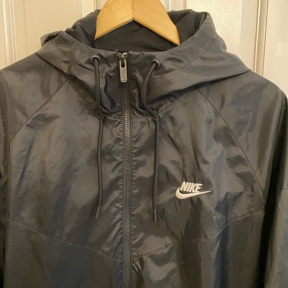 Nike Men's Black Windrunner Windbreaker Jacket - Picture 2 of 9